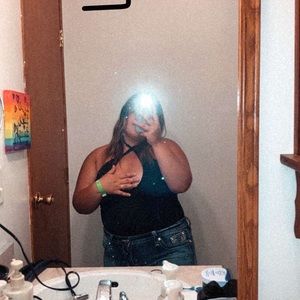 Meet your Posher, Danika